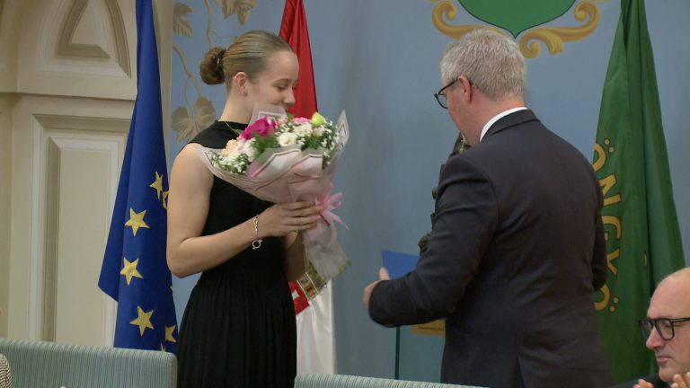 Még lehet jelölni a példamutató gyöngyösi diákokat