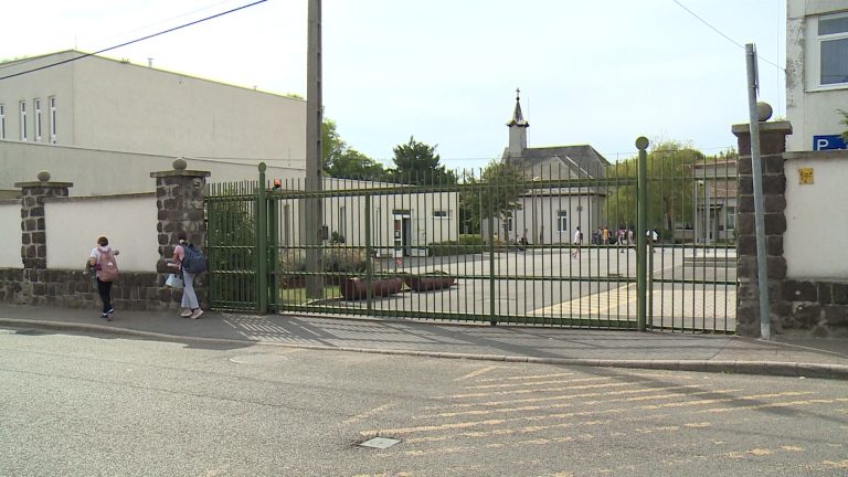 Szerda a határideje a szülőknek