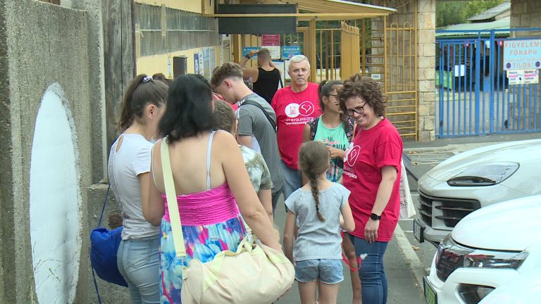 Élménydús strandolással lepték meg a rászoruló családokat