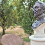 Helyreállítják az aradi vértanúk megrongált névtábláit