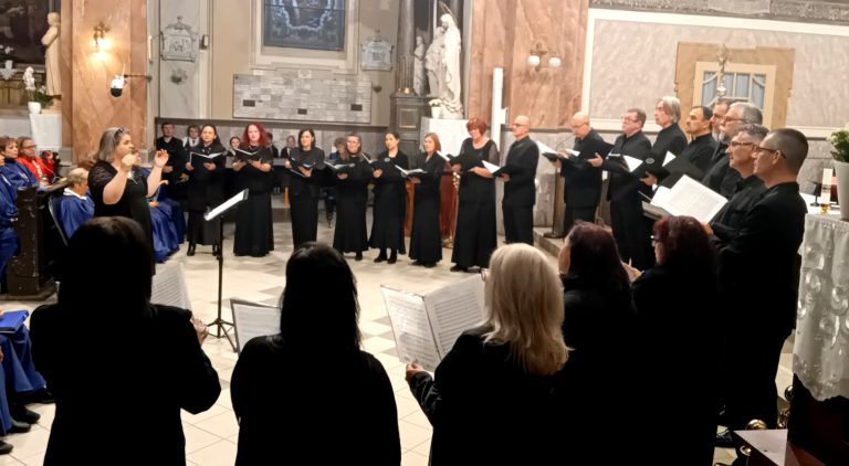 Barangoló- koncertet adott a Cantare Kóruscsalád
