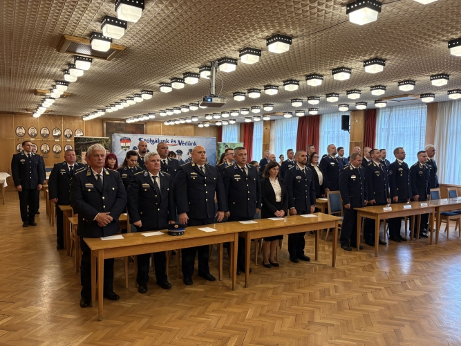 Elismerték a Heves megyében szolgálatot teljesítő rendőröket