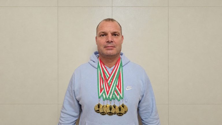 8 aranyat szerzett az OB-n Roska László