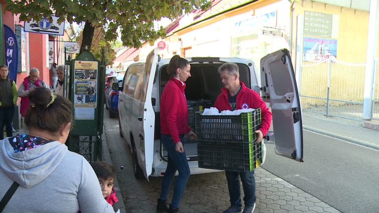 Kenyér világnapja- rászorulókon segített a gyöngyösi pékség