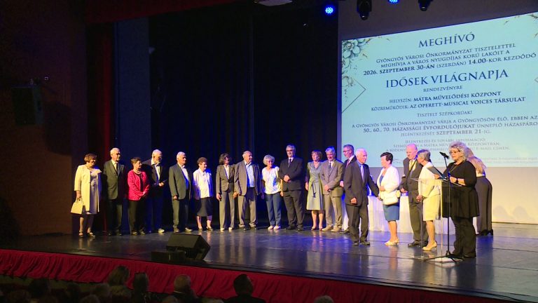 A szépkorúakat köszöntötte a város