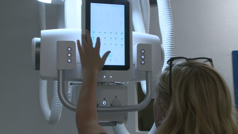 Új, modern röntgenkészüléket kapott a Bugát Pál Kórház